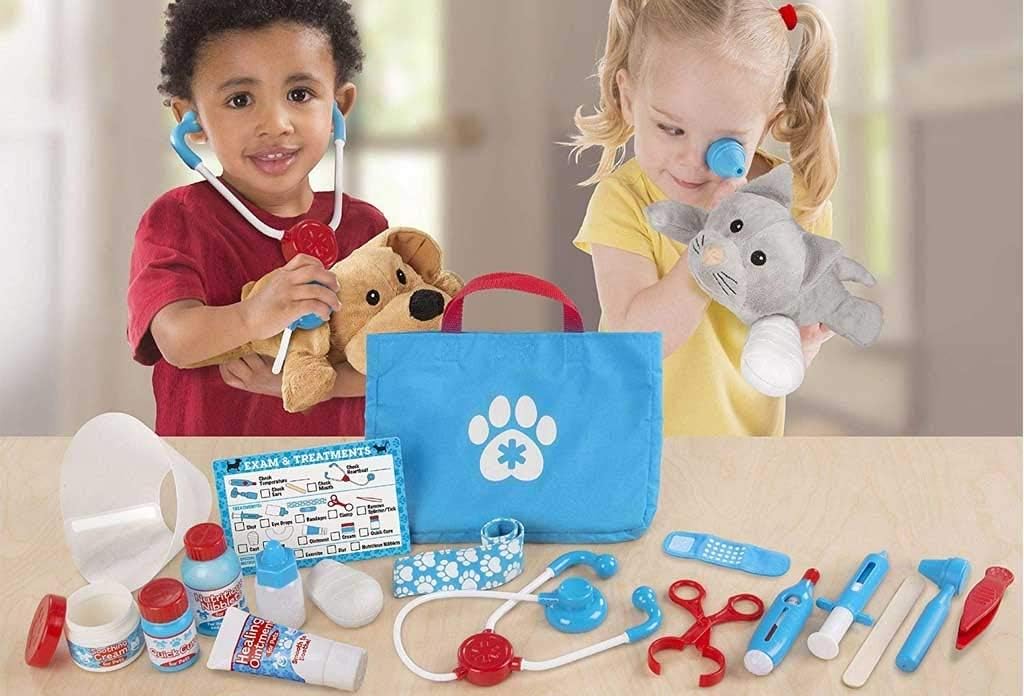 Melissa & Doug Examine & Treat Pet Vet Play Set – 24-Piece Pretend Play Kit with Plush Dog & Cat, Stethoscope & Bandages – Interactive Toy...