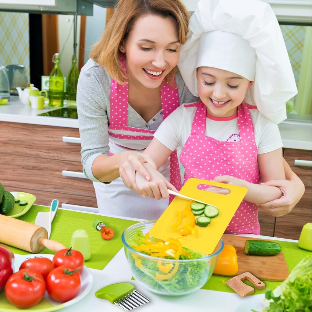 Owyee Wooden Kids Kitchen Knifes-Toddler Safe Knives Set, Montessori Kitchen Tools Set for Real Cooking with Plastic Knives/Crinkle Cutter/Kids Cutting..